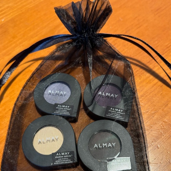 Almay Shadow Softies Eye Shadows - Picture 4 of 12